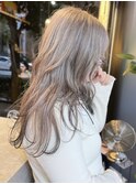 ロングレイヤーペールミルクティー毛先ブラックポイントカラー