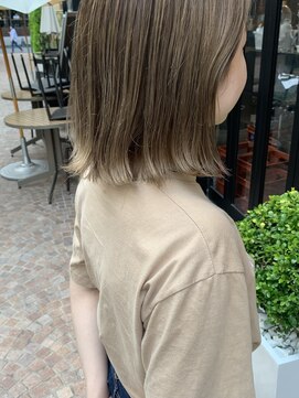 ビュートリアム 梅田(BEAUTRIUM) 外ハネボブ