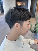 黒髪ショート短髪爽やかツーブロックニュアンスパーマ学生カット