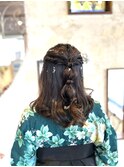 小顔効果ハーフアップ