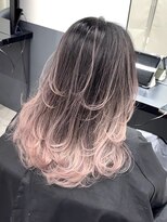 シエラ 心斎橋(CIERA.)&nbsp;ホワイトブロンド ミディアム レイヤーカット美髪ワイドバング