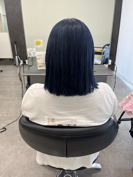ガルボヘアー 桟橋店(garbo hair) ネイビー　ボブ　色落ち　ケアブリーチ
