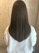 ロッカヘアエジェ(ROCCA hair eje.) オリーブグレー滑らかロングストレート