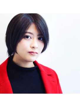 シアン(sian) ショート。グレージュカラー。