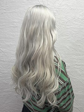 ユイット 本八幡店(Uit) 超個性的ホワイトカラー