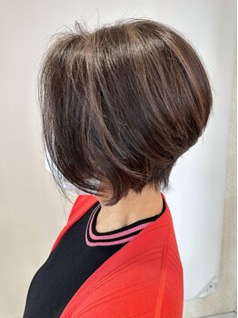 ヘアアンドビューティー クアトロ 戸祭店(QUATRO)の写真/気になる生え際まで綺麗に染まるグレイカラーはQUATROにお任せ☆年齢と共に変化する髪の悩みも相談してみて