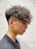 メガネにも合うフェードスペインカール