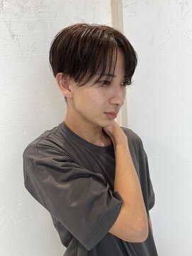 レジナヴィータ 栄(Reginavita) 毛流れセンターパート