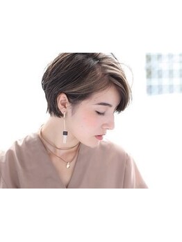 年齢を重ねるほど、髪が好きになる。ゆったり落ち着いた空間で、丁寧なカウンセリングを行います。