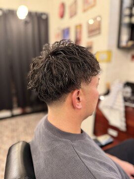 ブロートーキョーバーバーショップ 神田店(Bro Tokyo BARBERSHOP) 2ブロフェードワイルドパーマ
