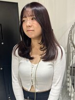 カミエ(kamie)&nbsp;透明感あるグレージュロング × 上質な艶感