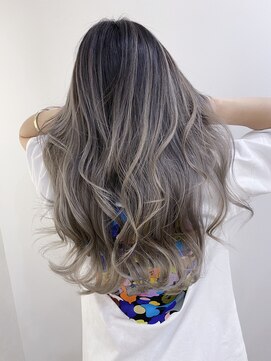 ジゼル(gisele) （小山）夏っぽく明るいの多め　バレイヤージュ