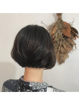 シープ(SEEP) 前下がりショートボブ
