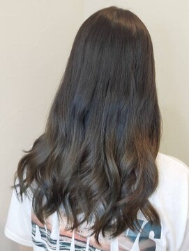 ビーヘアー(BE hair) アッシュ&オリーブのグラデーション
