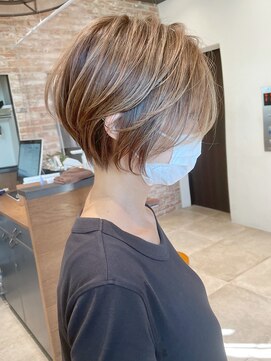 バンプ ギンザ(BUMP GINZA) ハイライト×絶壁解消×ひし形ショート【安野】