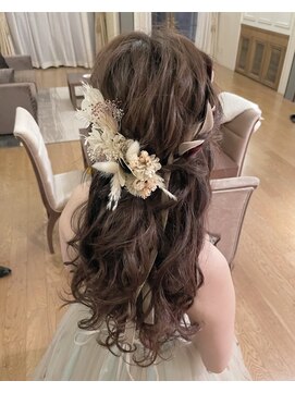 パリスパート2 洋装 全体 ゆる巻き サイド ツイスト ハーフアップ ヘアアレンジ