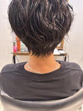 ナループロアツム(Nalu pu loa Tsum) ダウンパーマ 襟足