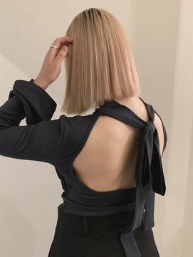 ユニコ(unico) ホワイトベージュ/ブリーチ/ボブ