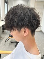 フゥ 宇都宮(FeU)&nbsp;波巻きパーマセンターパートツイストパーマメンズマッシュパーマ