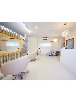 季節のお花や美しいインテリアで彩られた新鮮な空間で、非日常のひと時をー。上質なお時間をご提供します♪