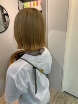 ヘア ケア ディエイチケー(HAIR CARE DHK) ホワイトベージュ　ボブ