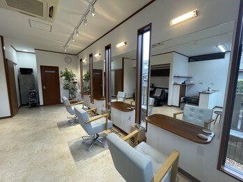 リライフアンドヘアー(Re.Life&Hair)の写真/どんな方でも通いやすい雰囲気が嬉しい♪居心地の良さを追求した空間と、丁寧な接客が魅力☆