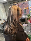 セクションカラー×ベージュ