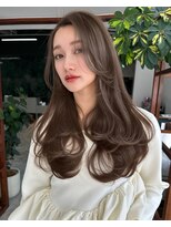 ソピ バイ インビテーション(sopi by invitation) NARUOKA/かきあげ前髪/海外風レイヤー/レイヤーカット/ベージュ