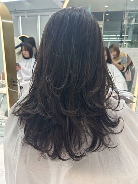 ロンドルピナス 小倉(Lond Lupinus) ブルーブラック/ワイドバング/美髪のススメ/外ハネボブ/北九州