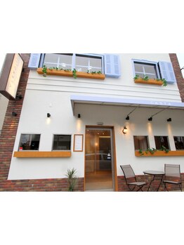 【キッズスペース有】年齢を重ねるごとに増える髪のお悩みも、丁寧な施術で解決に導きます。