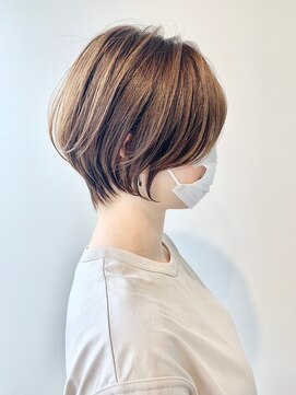 アルトル 池袋(altru) ◇ショートボブホワイトグレージュミニウルフチェリーブラウン