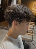 センターパート×シャドウパーマ