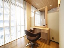 ゆったり個室でお寛ぎの空間をお過ごしください☆　　【髪質改善/白髪染め/メンズ/戸塚】 