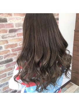 アトリエ ローナ(atelier Lo-nA haircare & design) シンプルなのにオシャレ感