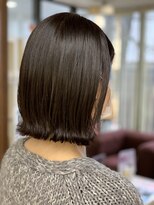 クオリス 上板橋店(QUALIS) 20代30代40代 ダークブラウン 小顔外ハネボブ ぱっつんボブ