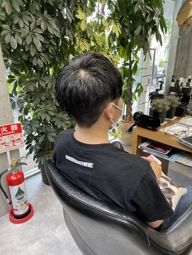 シェル 吉祥寺(shell) 前下がりセンターパート/サイドグラデーション/パーマ/かりあげ