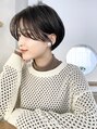 サークル(circle) 前髪長めの美しいショートヘアは、美しさをより魅力的に引き出す