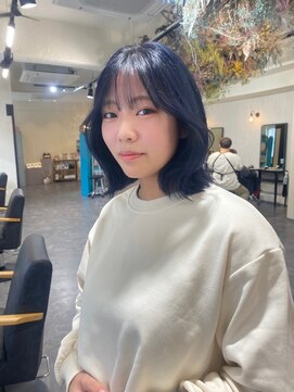 カラン(caran) オルチャンボブ×コバルトブルー【@hair_mazda】