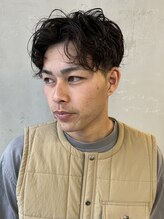 フランクスバーバーリザーブ 人形町店(FRANK’S BARBER RESERVE) スパイラルセンターパートスタイル　ｙ