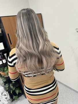 アネラ(Anela) シルバー＋シールエクステでバレイヤージュ風スタイル【平本】