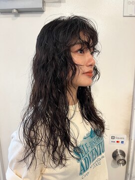 ユヌ(UNU) tシャツに合わせたロングパーマ☆