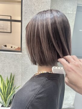 フェリア 渋谷(Feria) 【Feria渋谷】ボブ×バレイヤージュ/細めハイライト