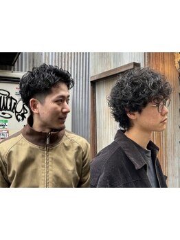 【大阪梅田徒歩3分】トレンドのメンズパーマからかっこよく決まるカットが人気◎時短でイケてるスタイルへ!