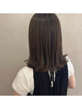 アンドワン 自由が丘(＆ONE) 【&ONE 自由が丘】グレージュカラー×切りっぱなしスタイル