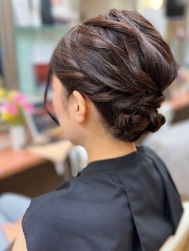ヘアーメイク ツインズ(Hair Make TWINS) 大人上品なエレガントヘアアレンジ
