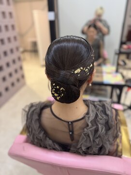 ミルクティー(Milk TEA) タイトなヘアセットシニヨン♪