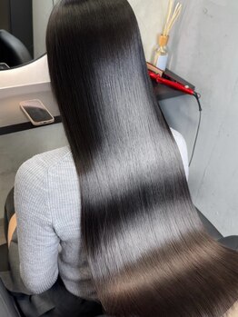 ユニー(uniii)の写真/憧れのサラ艶髪へ☆縮毛矯正に特化し髪質改善を叶える、あなただけの特別サロン♪