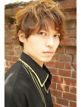 ブーケ(BOUQUET) クセ毛風パーマの外ハネスタイル。ワックスでスタイリング