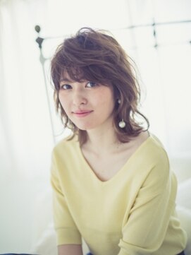 エマージュ 新宿(Emerge) ふわふわレイヤーミディ