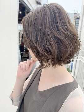 ルーファス 恵比寿 渋谷(Ruufus) 前下がりボブ白髪ぼかしハイライト【Ruufus恵比寿渋谷】3157